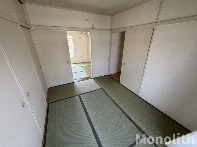 鶴山台53号棟の和室