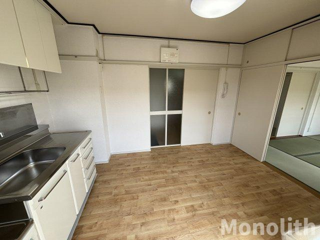 鶴山台53号棟の内装
