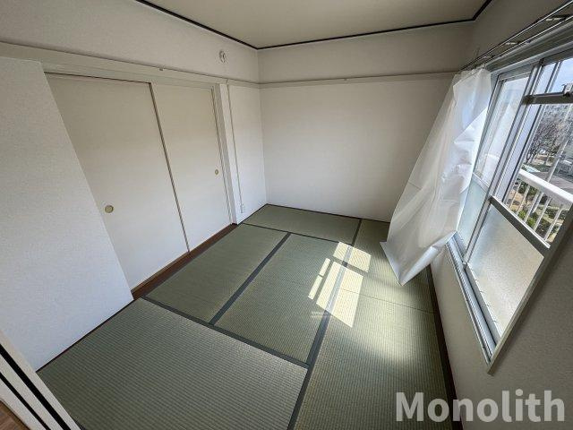 鶴山台53号棟の和室