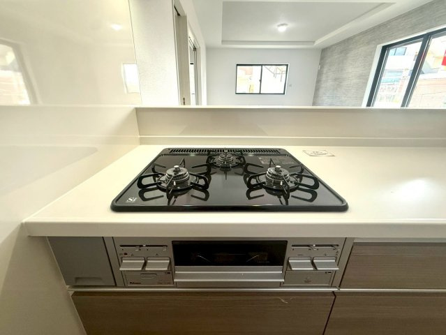 座間市緑ヶ丘「LIGARE」のキッチン|シンプルで使いやすい室内設計の新築戸建て。