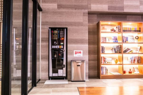 【エントランス】 | 【コンシェルジュカウンター】各種取次・紹介など、丁寧なサービスで都心の快適な生活をサポート！