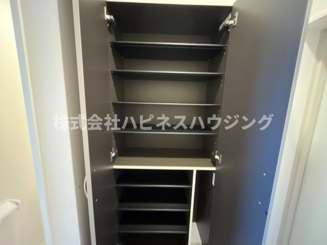 ユニヴェールの玄関|下駄箱