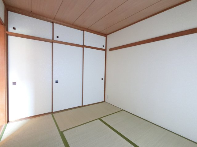 潮ハイツ（ウシオハイツ）の和室