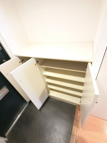 潮ハイツ（ウシオハイツ）の収納