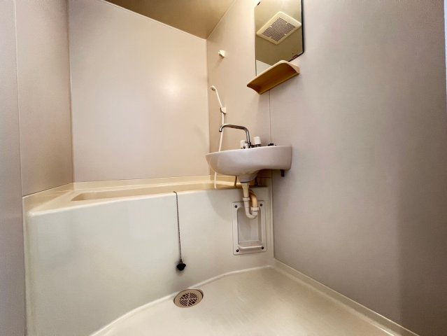 大紅ビルの浴室