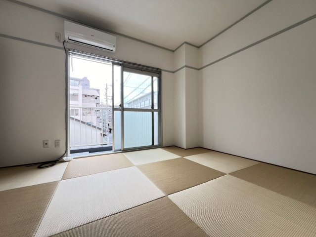 大紅ビルの内装