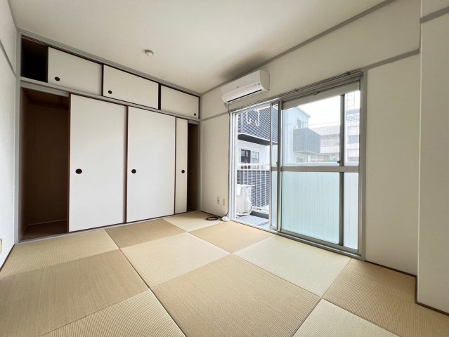 大紅ビルの内装