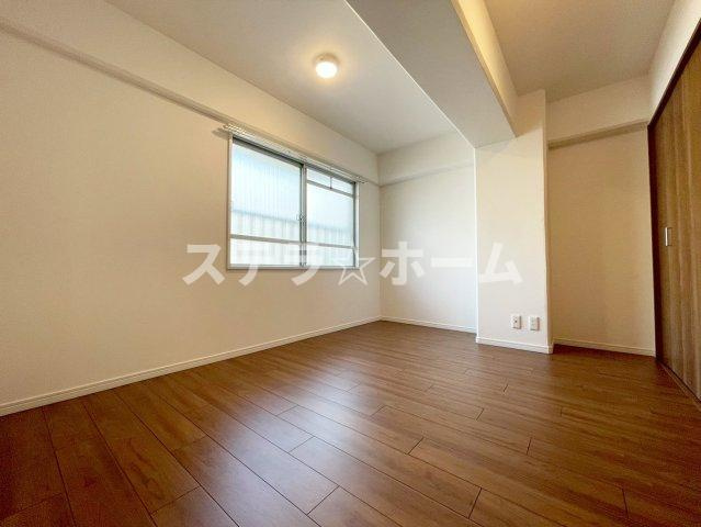 グリーンタウン茨木七番館の洋室|落ち着いた色調の洋室です