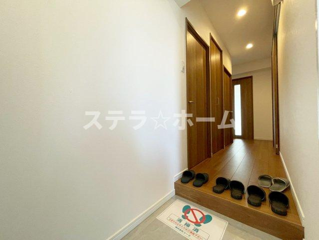 グリーンタウン茨木七番館の玄関|ゆったりとした玄関です