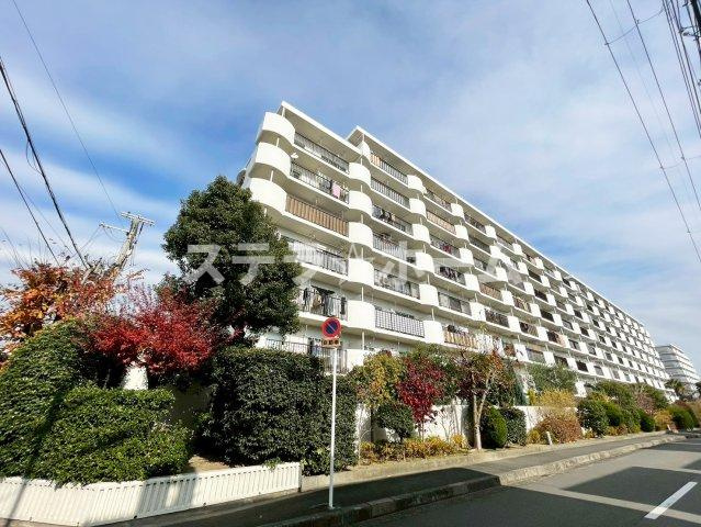 グリーンタウン茨木七番館の外観|外観は落ち着いています