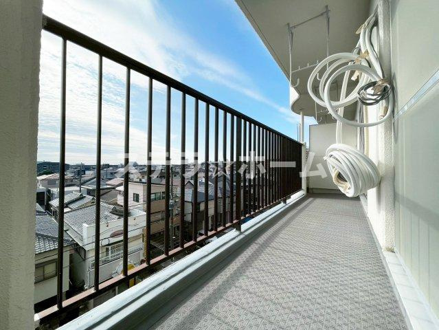 グリーンタウン茨木七番館のバルコニー|開放的で明るい空間を演出してくれるバルコニーです