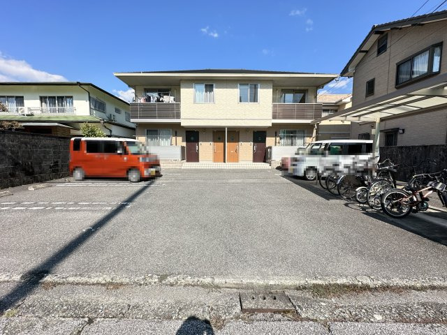 シャーメゾン紫陽花の駐車場