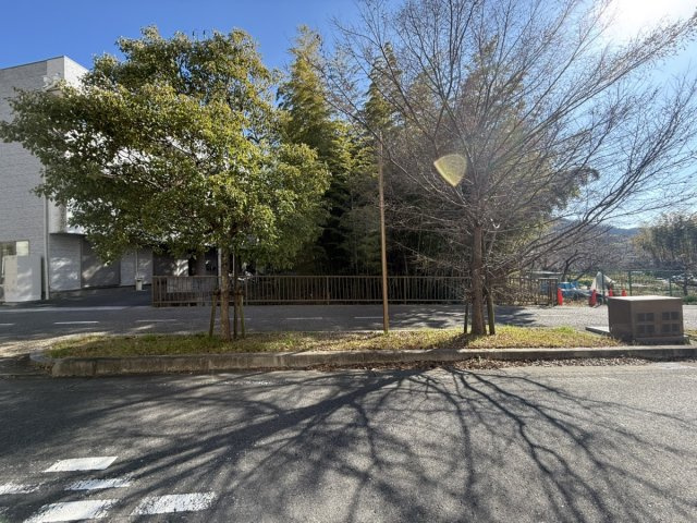 グラッドタウン　交野市東倉治の前面道路含む現地写真
