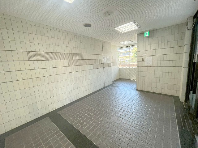 セゾン木川のエントランス