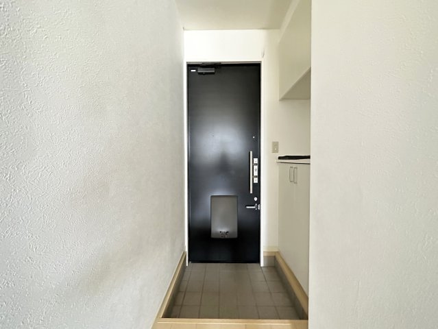 グランマスト杉井流Ⅱ B棟の玄関