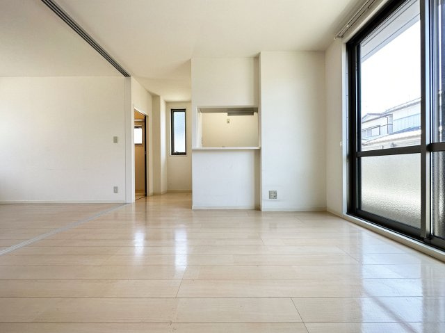 グランマスト杉井流Ⅱ B棟の居間・リビング