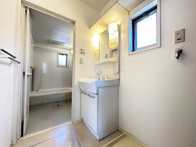 グランマスト杉井流Ⅱ B棟の独立洗面台