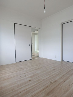 【内装】 | ビレッジハウス青木2号棟 | 406室の写真（反転あり）