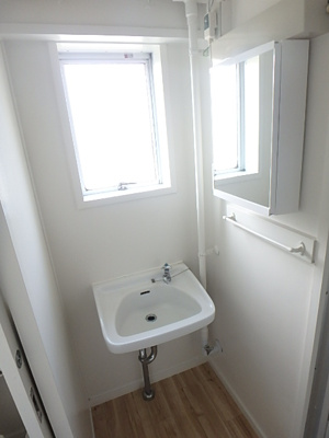 【独立洗面台】 | ビレッジハウス青木2号棟 | 406室の写真（反転あり）
