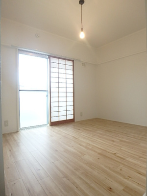 【寝室】 | ビレッジハウス青木2号棟 | 406室の写真（反転あり）