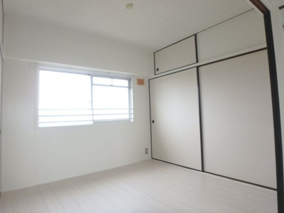 【洋室】 | ビレッジハウス当成東2号棟 | イメージ写真（反転あり）