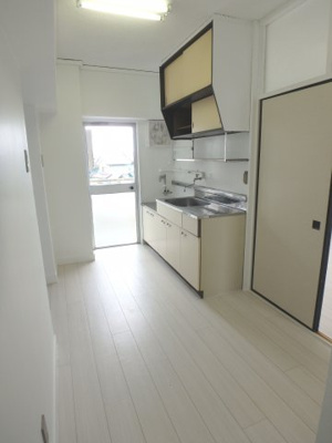 【キッチン】 | ビレッジハウス当成東2号棟 | イメージ写真（反転あり）