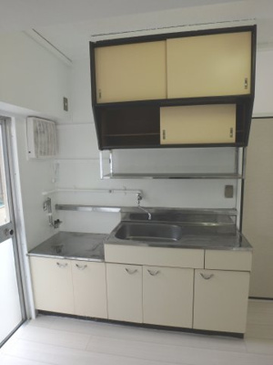 【キッチン】 | ビレッジハウス当成東2号棟 | イメージ写真（反転あり）