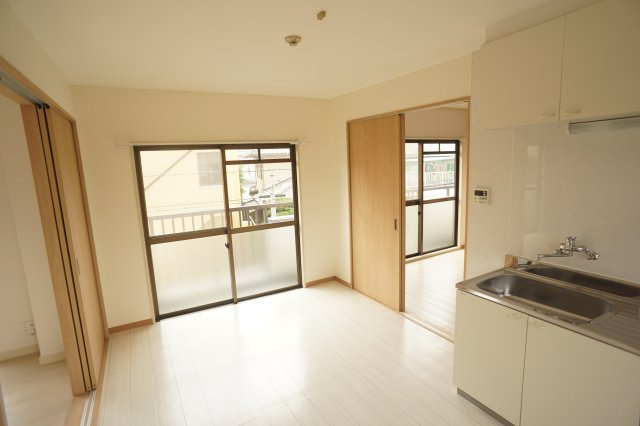 サンハイツ上村の居間・リビング