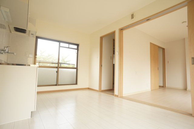 サンハイツ上村の居間・リビング