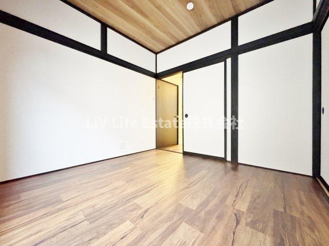 諏訪町貸家の洋室