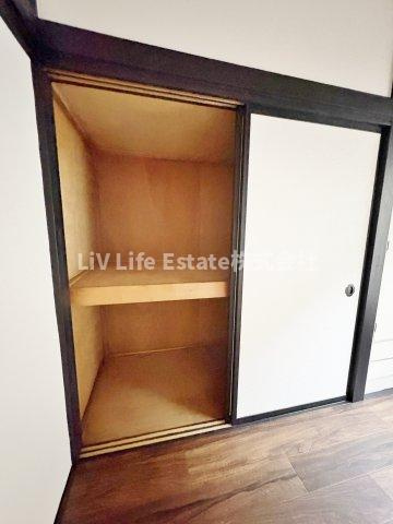 諏訪町貸家の収納