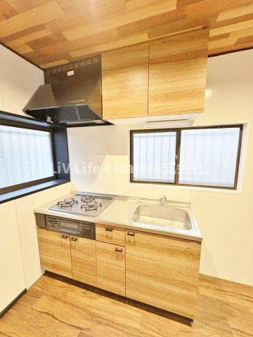 諏訪町貸家のキッチン