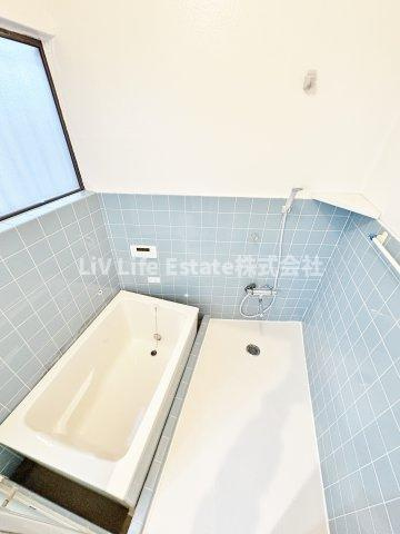 諏訪町貸家の浴室