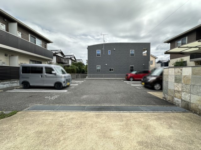 シャーメゾン フォレナ D棟の駐車場