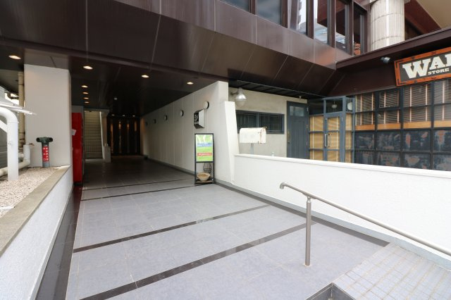 【エントランス】