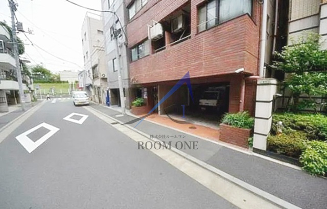 ＳＵＮ　ＳＩＤＥ　１２のエントランス|エントランスです。