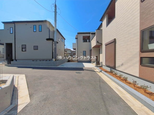 仲介手数料無料Livele Garden.S 所沢上新井第14期　全６棟　３号棟の前面道路含む現地写真