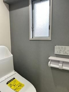 【トイレ】 | KBCマンション ユーハイム姪浜 | いつも綺麗に清潔に！ウォッシュレット付きトイレです。窓も付いてるので空気の入れ替えも楽にできます