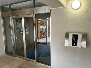 【エントランス】 | KBCマンション ユーハイム姪浜 | 安全に配慮されたオートロックマンションです。室内ＴＶモニタ付インターホンで来訪者を確認できます