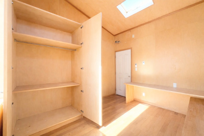 【収納】 | ◆横浜市青葉区大場町中古住宅◆ | ◆感性を育むプライベートルームはシンプルでスマートな空間。好みの空間で読書をしたり、音楽を聞いたりと一人の時間も充実したものにできます。