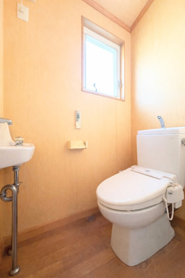 【トイレ】 | ◆横浜市青葉区大場町中古住宅◆ | ◆清潔感のある白を基調とした落ち着ける空間。