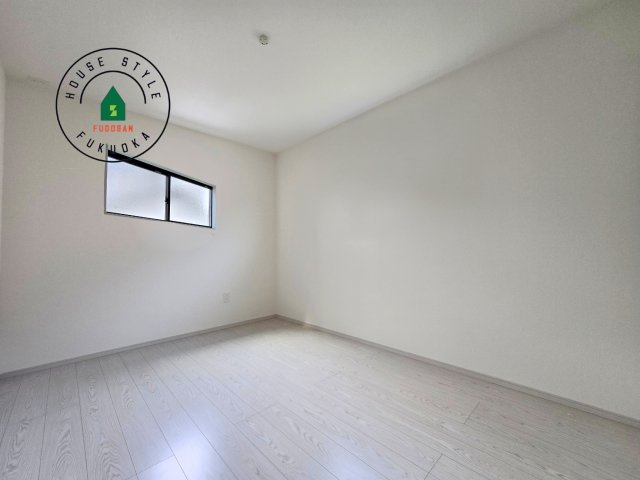 糟屋郡志免町志免2丁目第7-1棟（1号棟）の内観：施工例|落ち着いた色調の洋室です。