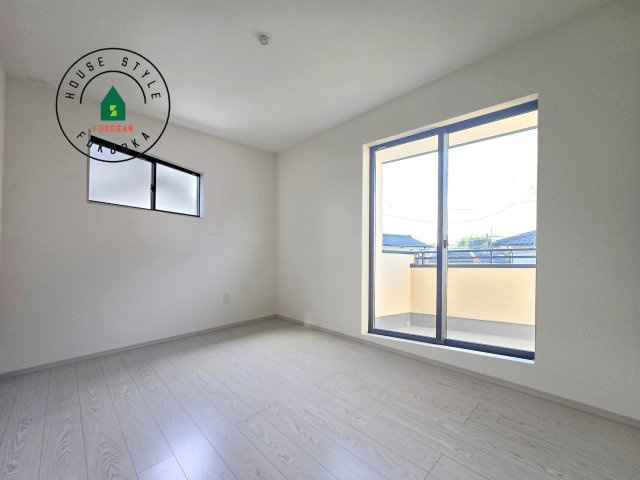 糟屋郡志免町志免2丁目第7-1棟（1号棟）の内観：施工例|柔らかい陽光が差し込む明るいお部屋を演出する設計。彩光の取れる窓が気持ちの良いお部屋を創り上げます。