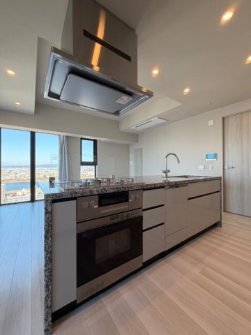 【キッチン】 | ザ・パークハウス大阪梅田タワー | オプションでコンビネーションレンジ/電子コンベック設置、食器洗い機深型タイプに機種変更済み♪