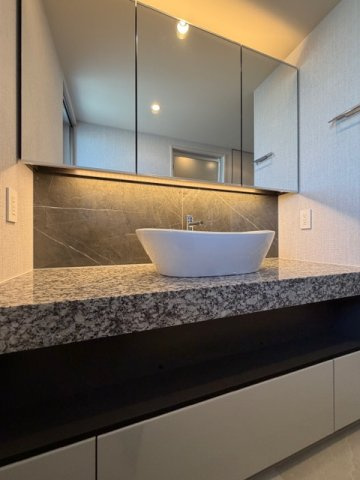 【独立洗面台】 | ザ・パークハウス大阪梅田タワー | お洒落な洗面台!(^^)!