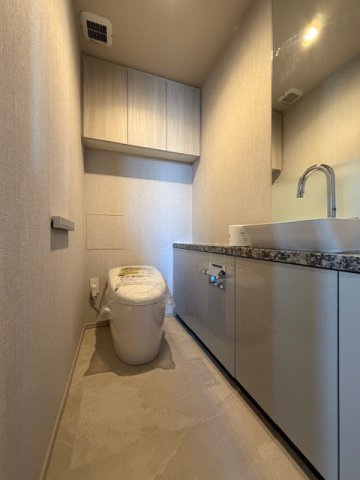 【トイレ】 | ザ・パークハウス大阪梅田タワー | デザイン性が高くお手入れしやすいタンクレストイレ♪