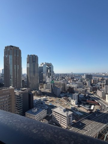 【バルコニー】 | ザ・パークハウス大阪梅田タワー | バルコニーから眺めると大阪梅田エリアがより近く感じられます!(^^)!