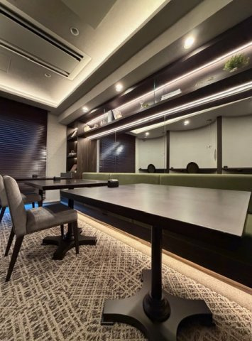 【その他共用部分】 | ザ・パークハウス大阪梅田タワー | コワーキングルーム♪Wi-Fi完備♪リモートワークに集中したい方はもちろん、様々な使い方ができます♪