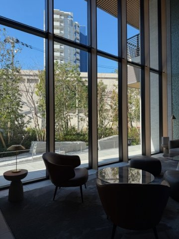 【エントランス】 | ザ・パークハウス大阪梅田タワー | エントランスホールに空調ダクト接続型の香り拡散システム「Air Aroma」を設置♪帰ってくるたび香りで癒されます♪