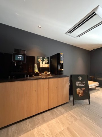 【その他共用部分】 | ザ・パークハウス大阪梅田タワー | 車寄せに出られる待合室♪ゆったりと座ってお過ごしください(^^)/